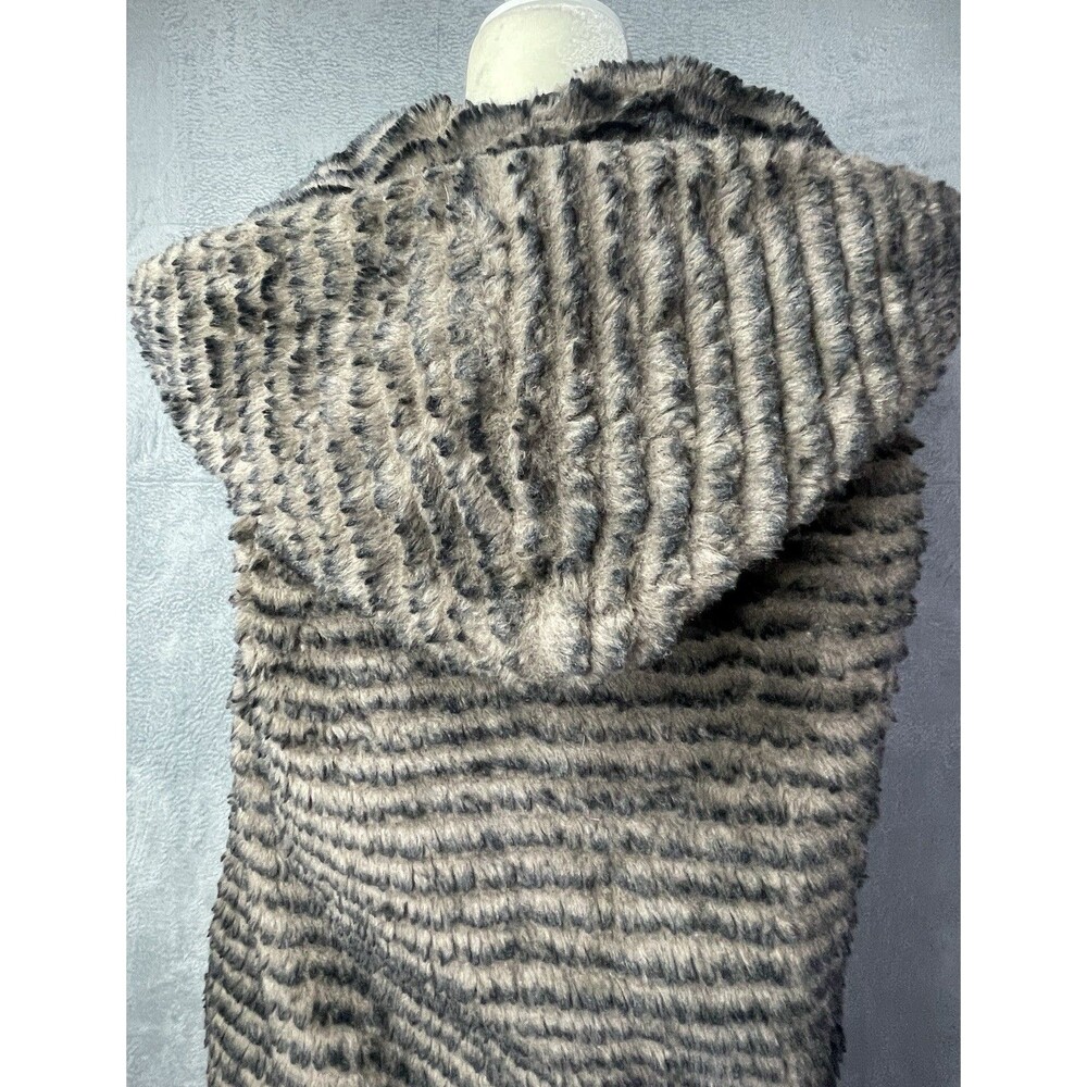 Tahari Women's Faux Fur Vest Size S Fur Hooded Vest Mobwife Italian Glam - Picture 8 of 13